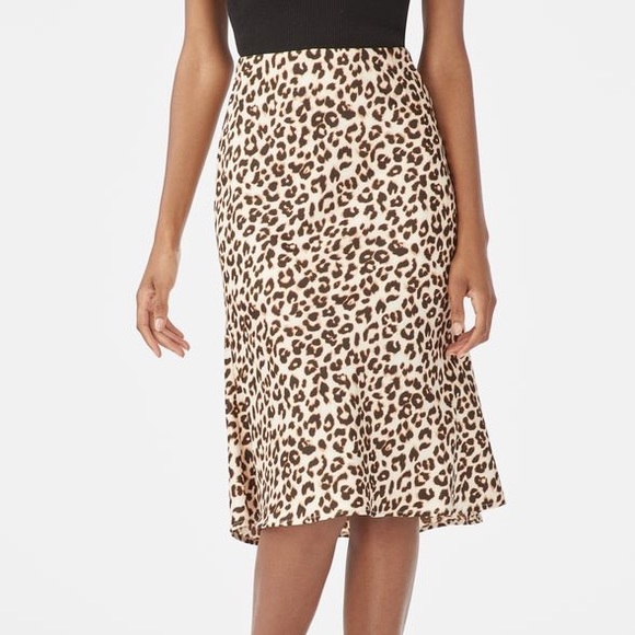 JustFab Dresses & Skirts - Leopard Midi Skirt